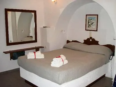 Ξενοδοχείο με διαμερίσματα Vista Mare 3*